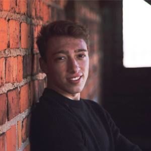 Meet your Posher, Max